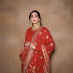 Sonam Kapoor Instagram - On this Dussehra, may the arrows of Lord Rama guide you to triumph over your inner demons and may the light of righteousness illuminate your path. Embrace the spirit of goodness and celebrate the victory of truth. Happy Dussehra! 🏹🕯️ @sabyasachiofficial India