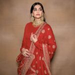 Sonam Kapoor Instagram - On this Dussehra, may the arrows of Lord Rama guide you to triumph over your inner demons and may the light of righteousness illuminate your path. Embrace the spirit of goodness and celebrate the victory of truth. Happy Dussehra! 🏹🕯️ @sabyasachiofficial India