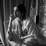 Sonam Kapoor Instagram - We moved into our new house this week .. our hearts are filled with joy and hope and we can’t wait to make new memories here ✨❤️ 🧿 Mumbai, Maharashtra