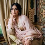 Sonam Kapoor Instagram - We moved into our new house this week .. our hearts are filled with joy and hope and we can’t wait to make new memories here ✨❤️ 🧿 Mumbai, Maharashtra