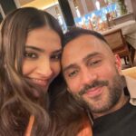 Sonam Kapoor Instagram - Dear Anand, a year around the sun again, this time with our beautiful boy. We love you the most in the world, you kind, sensitive wonderful man. Everyone realises how special you are but no one knows how hard you work to be the best version of yourself physically, mentally, emotionally and spiritually. Fly high and reach for the stars @anandahuja . Life is just going to better and better because you deserve everything and more. 🥳 🎂 #everydayphenomenal