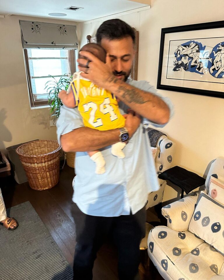 Sonam Kapoor Instagram - Dear Anand, a year around the sun again, this time with our beautiful boy. We love you the most in the world, you kind, sensitive wonderful man. Everyone realises how special you are but no one knows how hard you work to be the best version of yourself physically, mentally, emotionally and spiritually. Fly high and reach for the stars @anandahuja . Life is just going to better and better because you deserve everything and more. 🥳 🎂 #everydayphenomenal