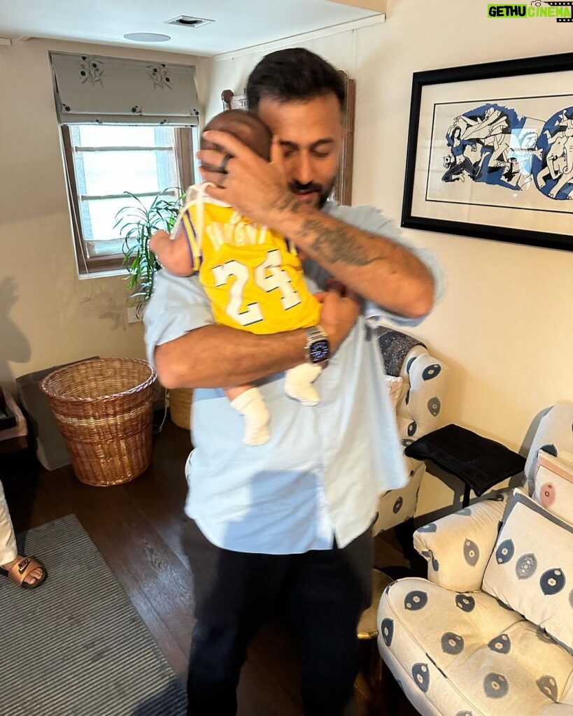 Sonam Kapoor Instagram - Dear Anand, a year around the sun again, this time with our beautiful boy. We love you the most in the world, you kind, sensitive wonderful man. Everyone realises how special you are but no one knows how hard you work to be the best version of yourself physically, mentally, emotionally and spiritually. Fly high and reach for the stars @anandahuja . Life is just going to better and better because you deserve everything and more. 🥳 🎂 #everydayphenomenal