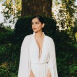 Sonam Kapoor Instagram - Summer ethereal white,for a dance party… Wearing my sisters dress, styled by her. Notting Hill