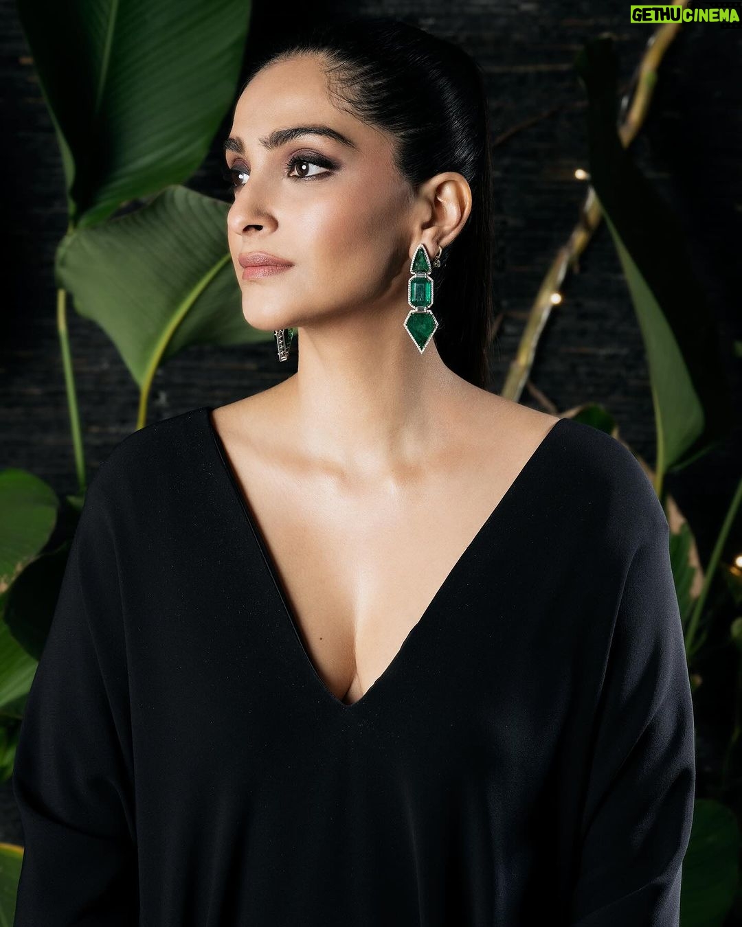 Sonam Kapoor Instagram - Morning musings … Mumbai, Maharashtra
