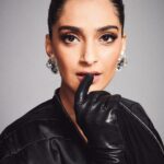 Sonam Kapoor Instagram - Thank you @elleindia for awarding me for my sartorial sense and whatever little contribution to an industry I Love so much. It’s such an honour to be a part of such an exemplary list. Wearing a Sari inspired @rickowensonline outfit from a few seasons ago. Outfit : @rickowensonline Gloves : @paularowangloves Hair - @bbhiral Make up - @tanvichemburkar Styling : @rheakapoor @manishamelwani @sanyakapoor @abhilashatd Style team : @niyatiij @iambidipto_ Managed by : @neeha7 Images : @kunalgupta91 Mumbai, Maharashtra