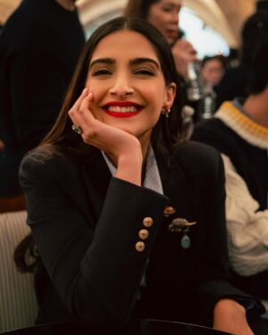 Sonam Kapoor Instagram - What an amazing experience @tommyhilfiger 36 hours in my fave 🗽 in an iconic location and a fabulous show.. the most fun I’ve had in a while! Thank you so much for having me.. can’t wait to come back ! 

@tommyhilfiger #TommyHilfiger #nyfw2024