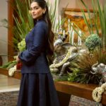 Sonam Kapoor Instagram - A lunch that spoke about the abundance India has to offer. Thank you to Siya, Ira, Karan, Rajnish and Marut for helping me organise and beautifully presenting our country’s offerings to our guests. Thank you my dear dear friend @kunalrawalofficial for designing this bespoke outfit for me.. one of my favourites I’ve worn so far. This is truly a glimpse of modern india. 📸 @dinesh_ahuja 📸 @aviraj Delhi