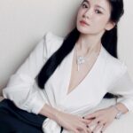Song Hye-kyo Instagram - @chaumetofficial 💙 📷 @parkjongha