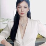 Song Hye-kyo Instagram – @chaumetofficial 💙

📷 @parkjongha