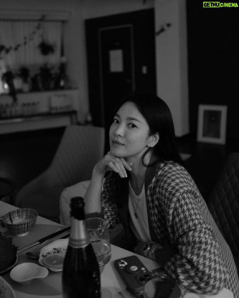 Song Hye-kyo Instagram - 🤍 @jeniejang @park_solmi @hyojoo.p @lunadelizia Ruby