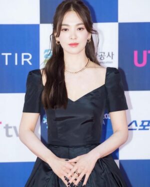 Song Hye-kyo Instagram - 행복한 시간 이었습니다
감사합니다🙏🏻❤️