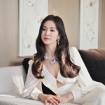 Song Hye-kyo Instagram – 💙 @chaumetofficial 
@harpersbazaar_tw
