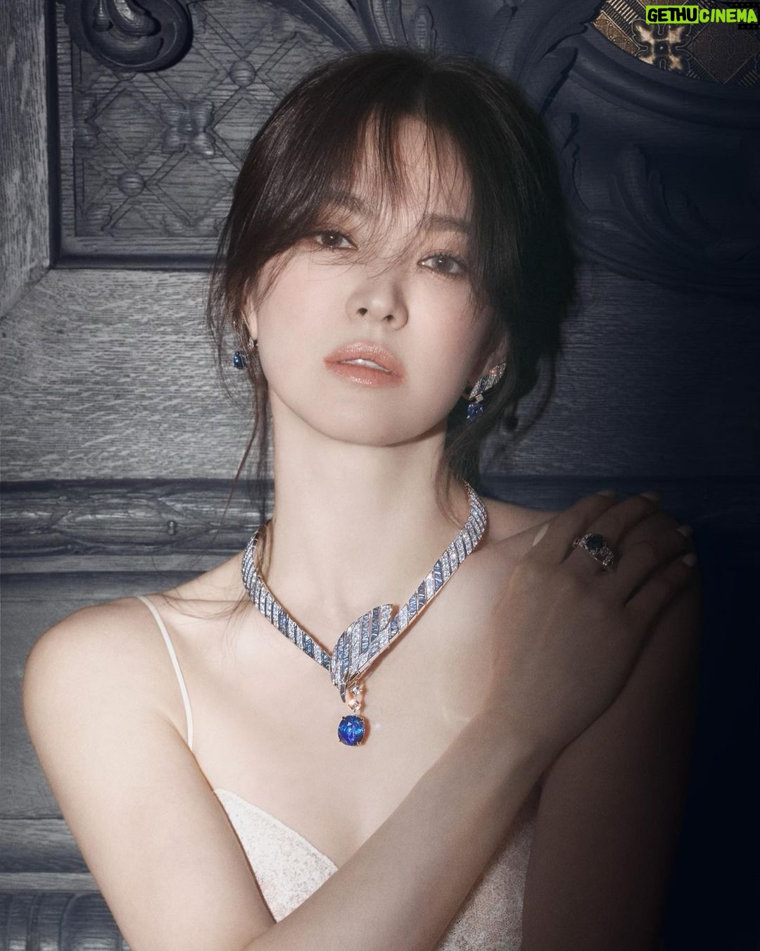 Song Hye-kyo - 3.2 Million Likes - @harpersbazaarhk
@chaumetofficial
šø @hongjanghyun