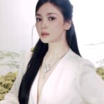 Song Hye-kyo Instagram - @chaumetofficial 💙 📷 @parkjongha