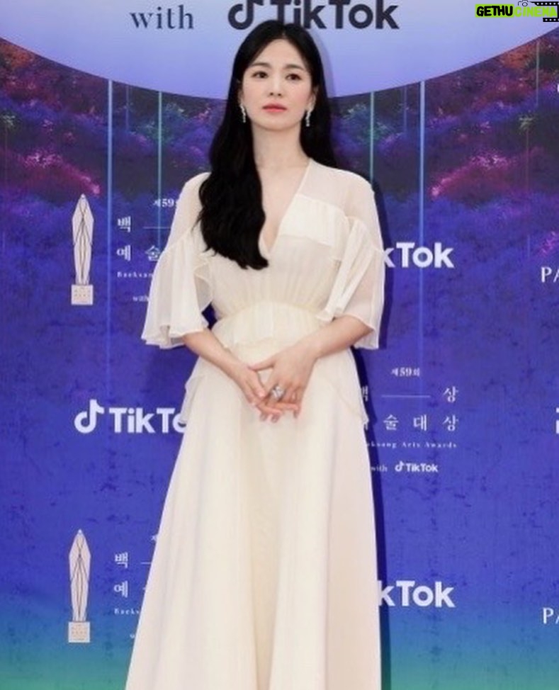 Song Hye-kyo - 2 Million Likes - ź°ģ¬ķ©ėė¤ š«¶š»