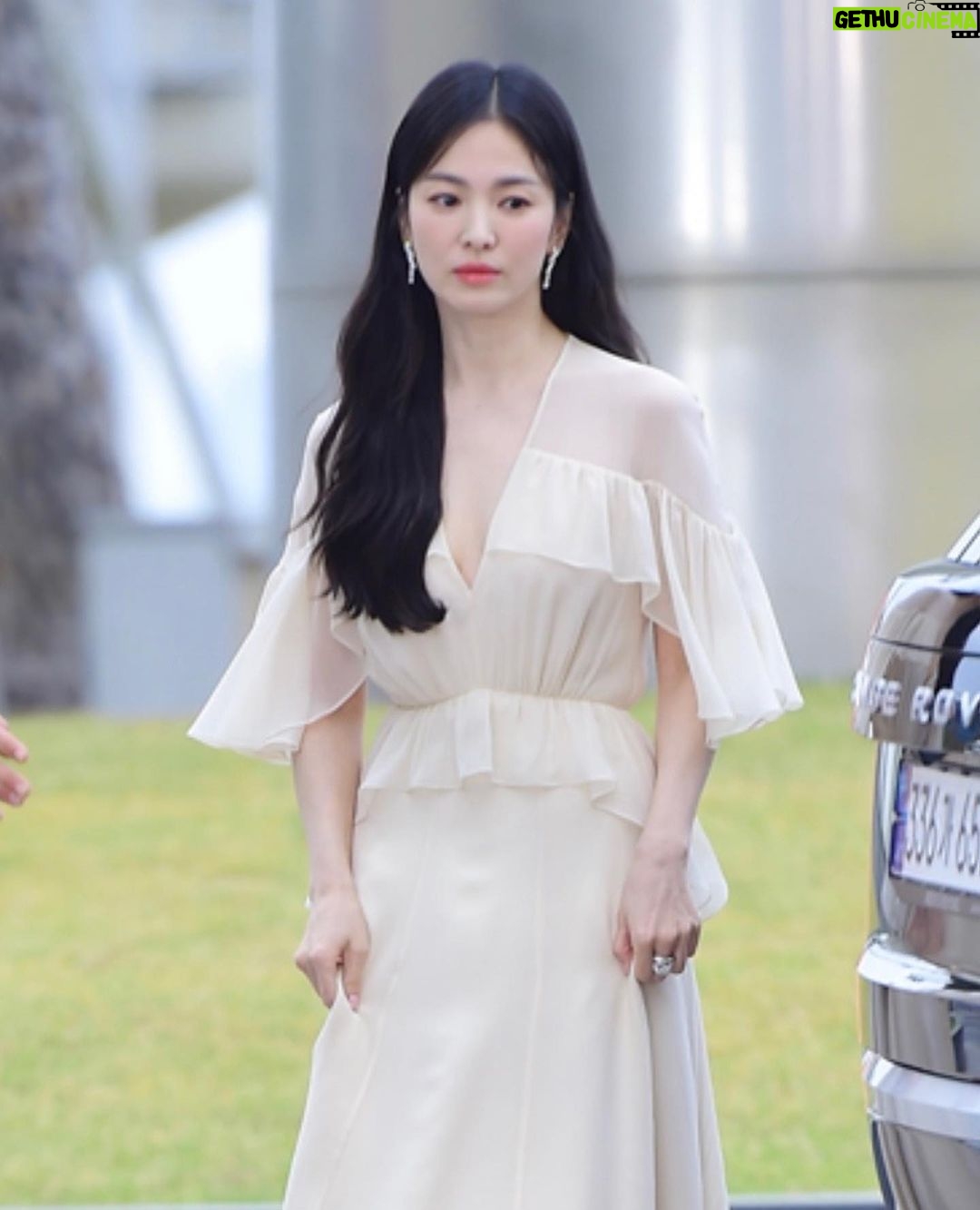 Song Hye-kyo - 2 Million Likes - ź°ģ¬ķ©ėė¤ š«¶š»