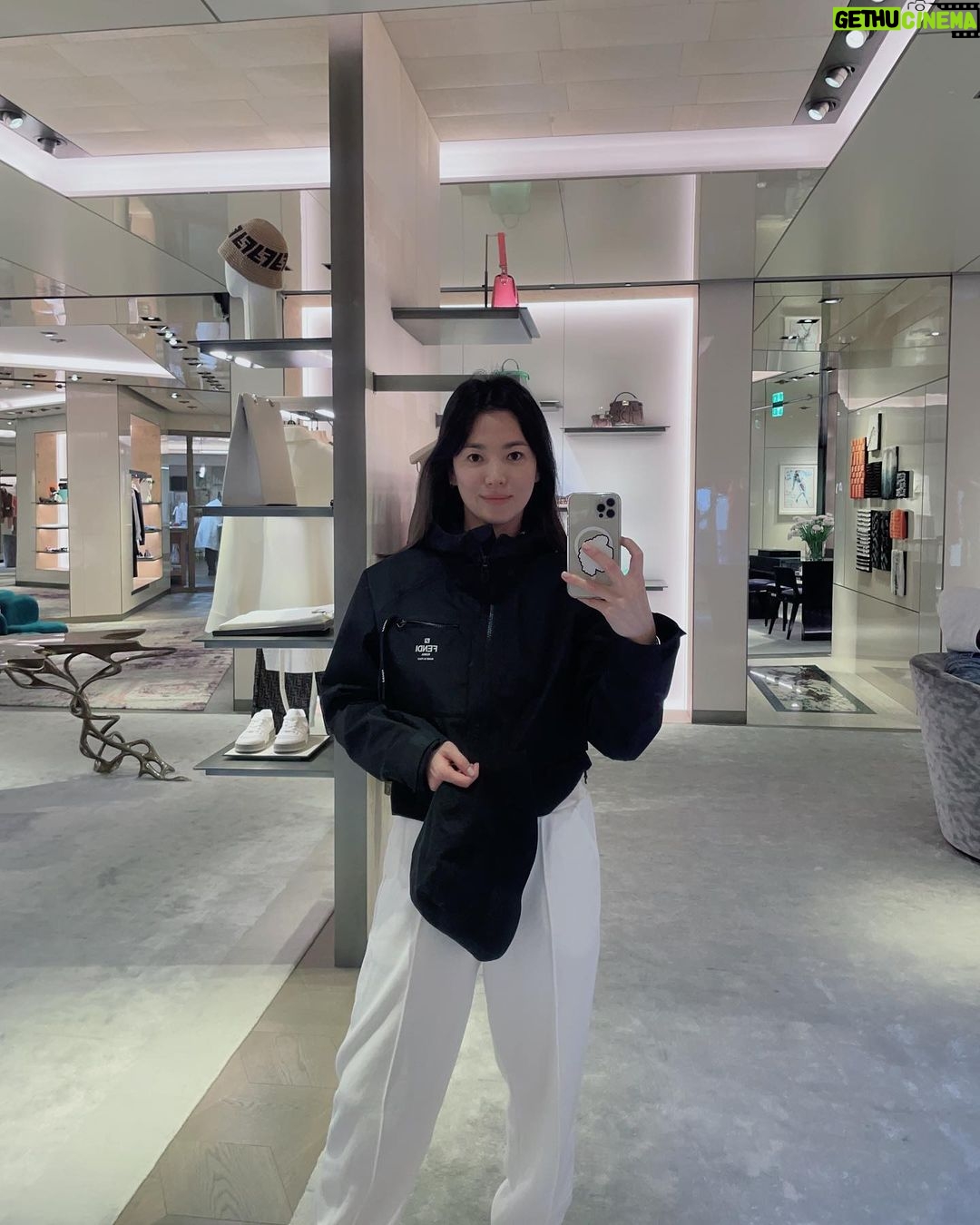 Song Hye-kyo - 1.9 Million Likes - ROMAš