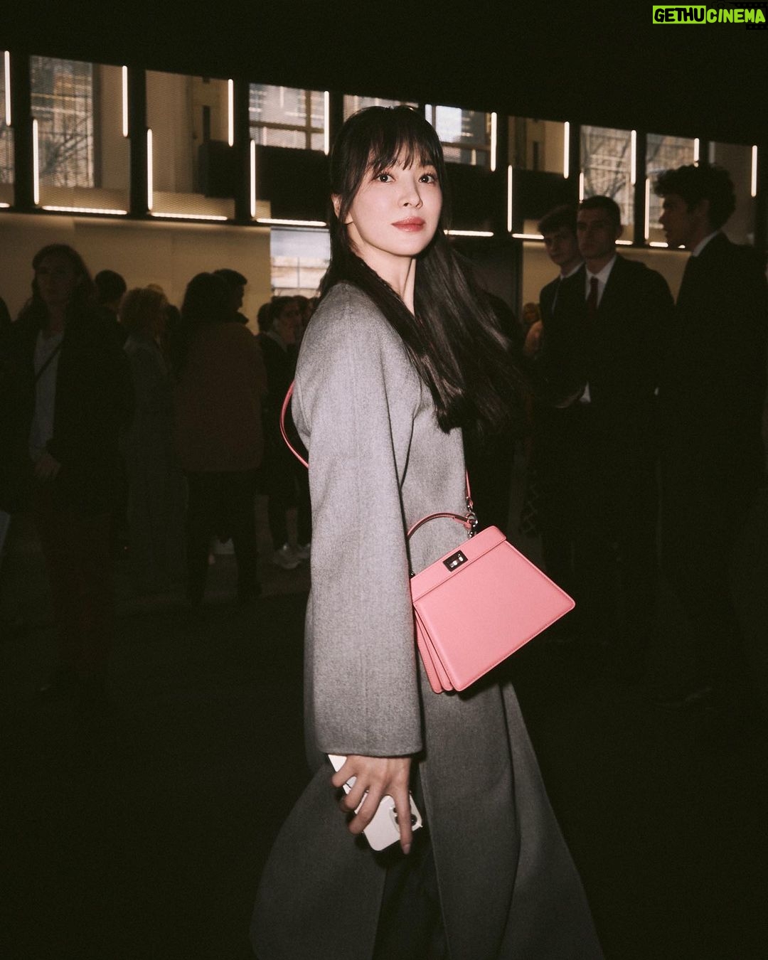 Song Hye-kyo - 2.6 Million Likes - @fendi š
@wkorea š