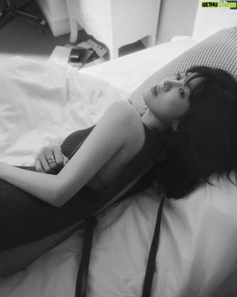 Song Hye-kyo Instagram - @ellekorea @fendi 📷 @mokjungwook