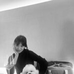 Song Hye-kyo Instagram - 저의 생일을 축하 해 주신 모든 분들께 감사 인사를 전합니다. 보내주신 꽃과 선물 모두 잘 받았습니다. 감사합니다^^ 변함없이 사랑해 주시는 팬분들 덕분에 하루하루 감사한 마음으로 건강하게 잘 지내고 있습니다! 여러분 모두 늘 건강 하시고 행복한 일들만 가득 하시길 바랍니다❤️ Thank you for all the birthday wishes. All the flowers and gifts you sent me are beautiful~ I am spending a very healthy and happy day to day thanks to the unchanging love and trust my lovely fans give me. I hope you always stay healthy and happy!❤️