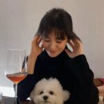 Song Hye-kyo Instagram - 저의 생일을 축하 해 주신 모든 분들께 감사 인사를 전합니다. 보내주신 꽃과 선물 모두 잘 받았습니다. 감사합니다^^ 변함없이 사랑해 주시는 팬분들 덕분에 하루하루 감사한 마음으로 건강하게 잘 지내고 있습니다! 여러분 모두 늘 건강 하시고 행복한 일들만 가득 하시길 바랍니다❤️ Thank you for all the birthday wishes. All the flowers and gifts you sent me are beautiful~ I am spending a very healthy and happy day to day thanks to the unchanging love and trust my lovely fans give me. I hope you always stay healthy and happy!❤️