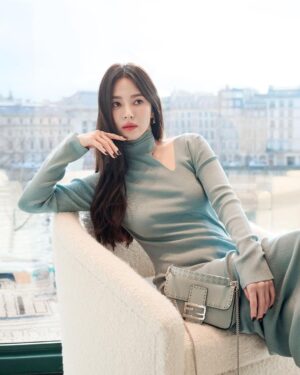 Song Hye-kyo Instagram - @fendi 
@voguekorea