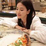 Song Hye-kyo Instagram - 🇫🇷👋🏻—->🐶🏡