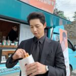 Song Joong-ki Instagram - 빈센조 촬영을 응원해주신 모든 분들께 감사드립니다🙏🏻 #송중기 #songjoongki
