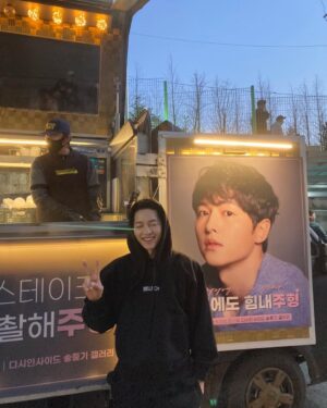 Song Joong-ki Instagram - 빈센조 촬영을 응원해주신 모든 분들께 감사드립니다🙏🏻
#송중기 #songjoongki