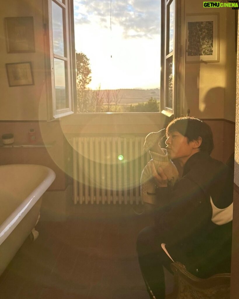 Song Joong-ki Instagram -
