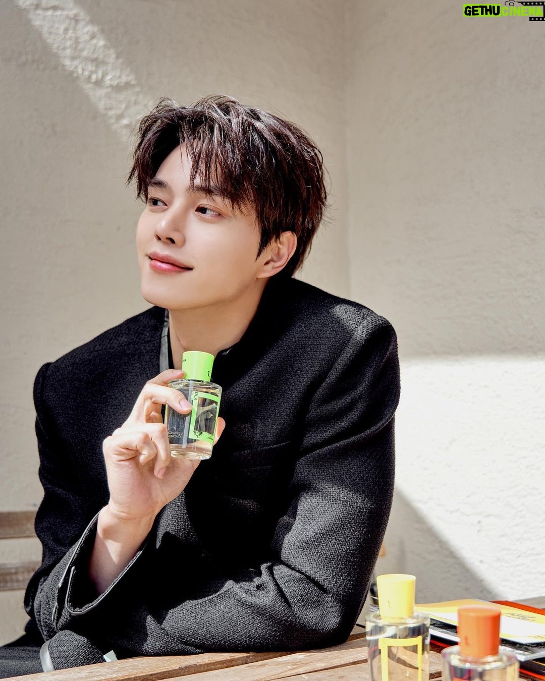 Song Kang Instagram - @acquadiparma_official @design.by.samuelroSS @Sr.asr.a #아쿠아디파르마 🥰😍☺️