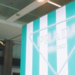 Song Kang Instagram - 이국적인 분위기의 프라다 트로피코 팝업스토어를 방문했습니다. 화려한 컬러의 제품들을 현대백화점 무역센터점에서 5월8일까지 보실 수 있습니다!!!☺️@Prada #PradaTropico #Prada