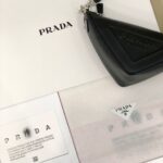 Song Kang Instagram – @prada#pradafw22#prada triangle. 프라다와 라프시먼스가 함께하는 프라다FW22 여성복 컬렉션 2022년 2월 24일 오후10시 프라다닷컴을통해 함께 보실 수 있습니다😍