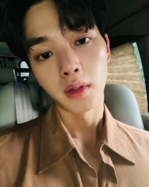 Song Kang Instagram - 알고.있지만😏