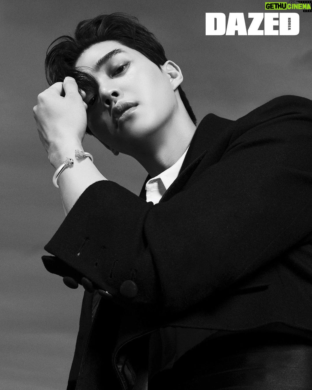 Song Kang Instagram - #PanthèredeCartier #Cartier #팬더드까르띠에 #까르띠에 🦄