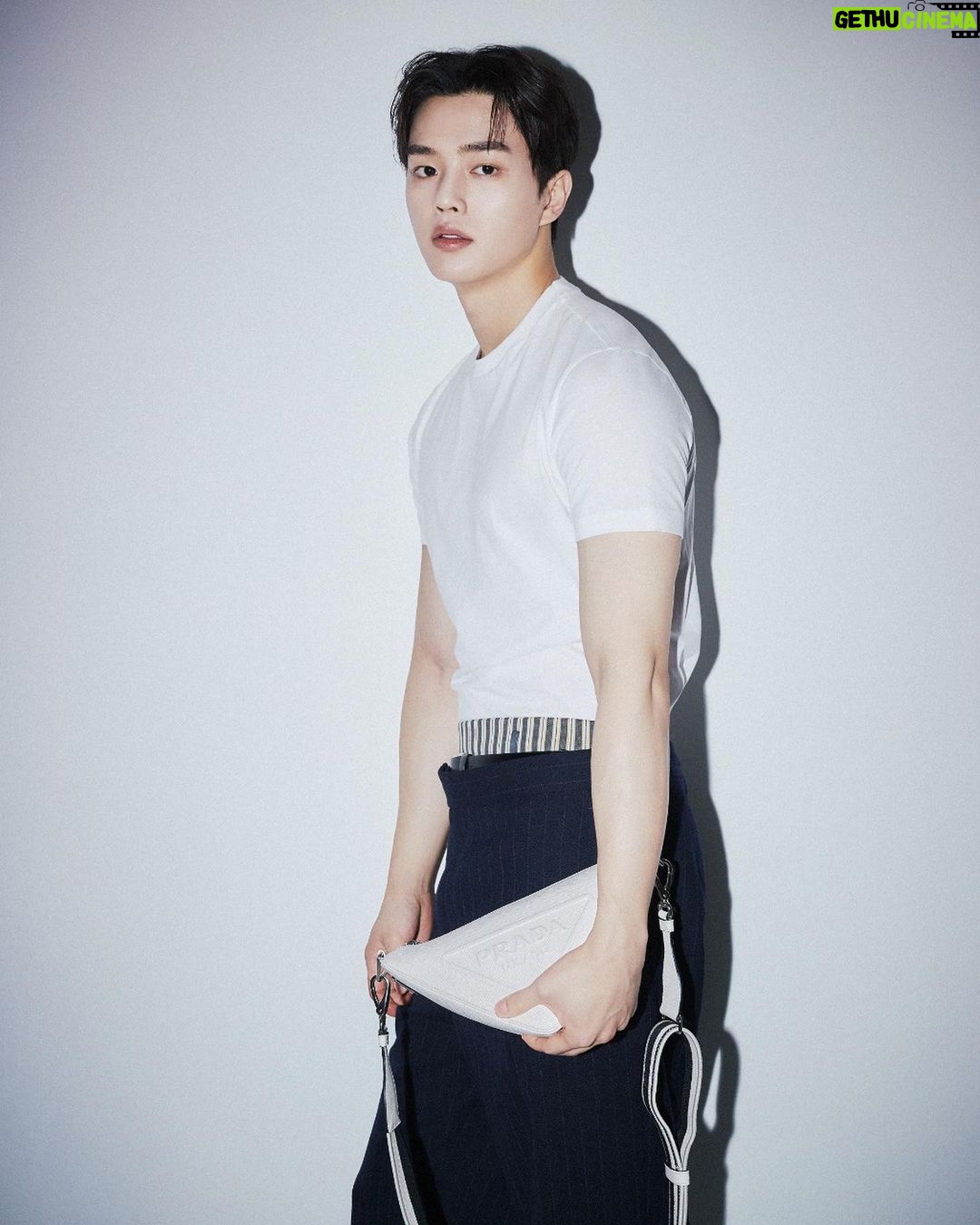 Song Kang Instagram - β€οΈπ @Prada #PradaFW22 #PradaTriangle λ―Έμ°μΉμ νλΌλ€μ λΌν μλͺ¬μ€κ° ν¨κ»νλ νλΌλ€ 2022λ
κ°μ/ κ²¨μΈ (FW22) λ¨μ±λ³΅ 컬λ μ
μ 1μ 16μΌ νκ΅μκ°μΌλ‘ μ€ν 10μμ νλΌλ€ λ·μ»΄μ ν΅ν΄ ν¨κ» λ³΄μ€ μ μμ΅λλ€.