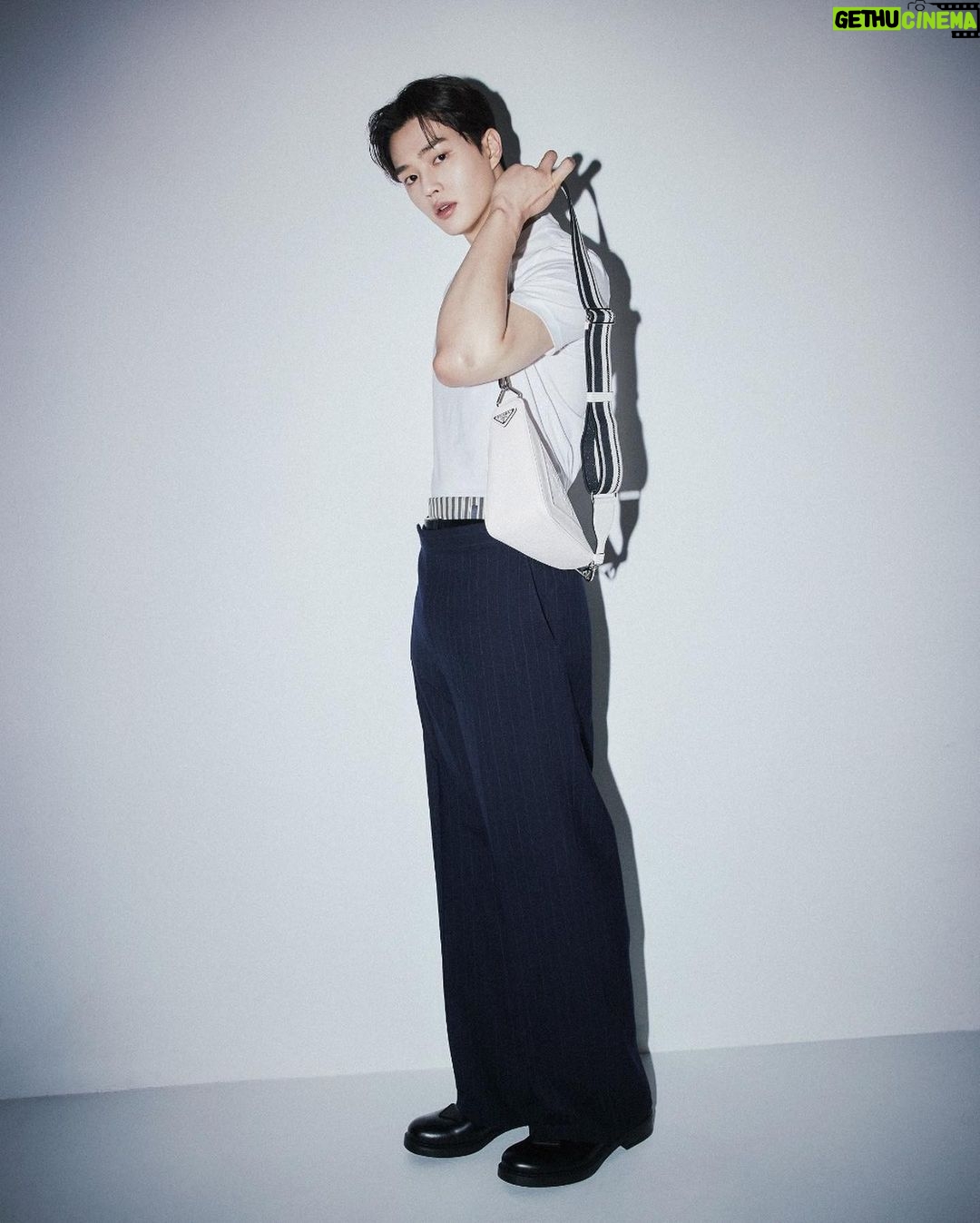 Song Kang Instagram - β€οΈπ @Prada #PradaFW22 #PradaTriangle λ―Έμ°μΉμ νλΌλ€μ λΌν μλͺ¬μ€κ° ν¨κ»νλ νλΌλ€ 2022λ
κ°μ/ κ²¨μΈ (FW22) λ¨μ±λ³΅ 컬λ μ
μ 1μ 16μΌ νκ΅μκ°μΌλ‘ μ€ν 10μμ νλΌλ€ λ·μ»΄μ ν΅ν΄ ν¨κ» λ³΄μ€ μ μμ΅λλ€.