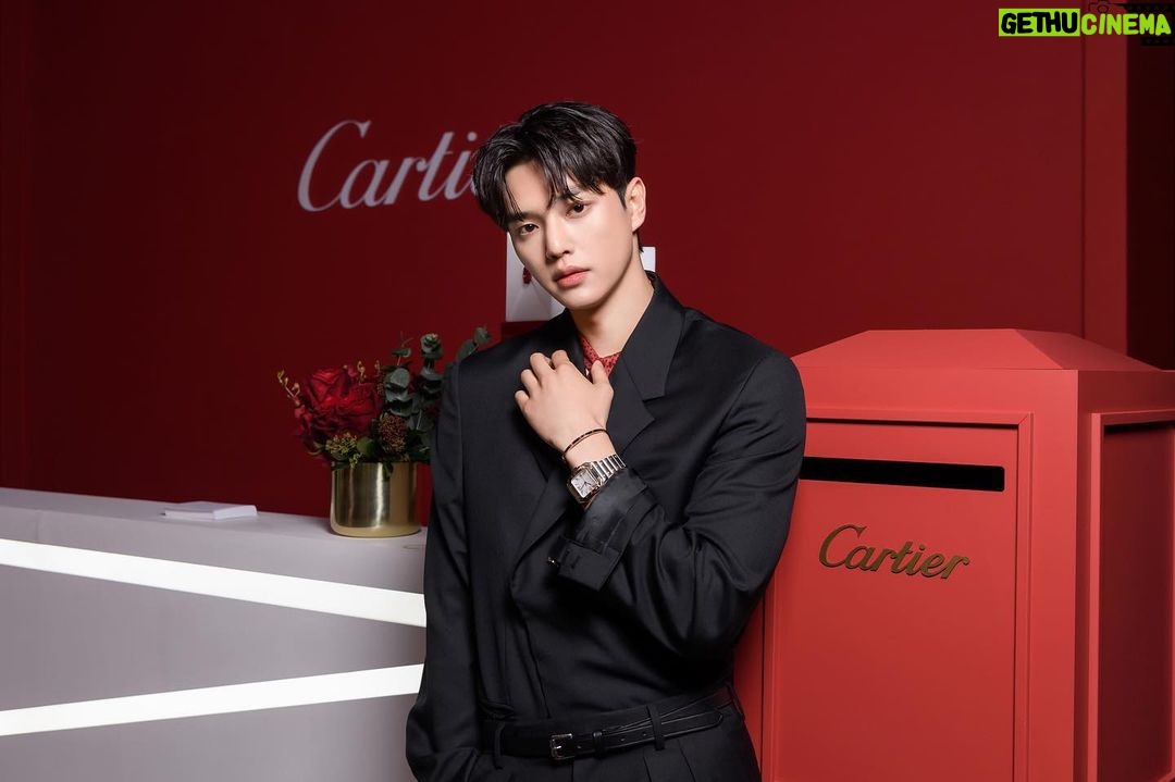 Song Kang Instagram - ☺️😊 #광고 #까르띠에 #까르띠에메종청담 #Cartier #Cartierseoul