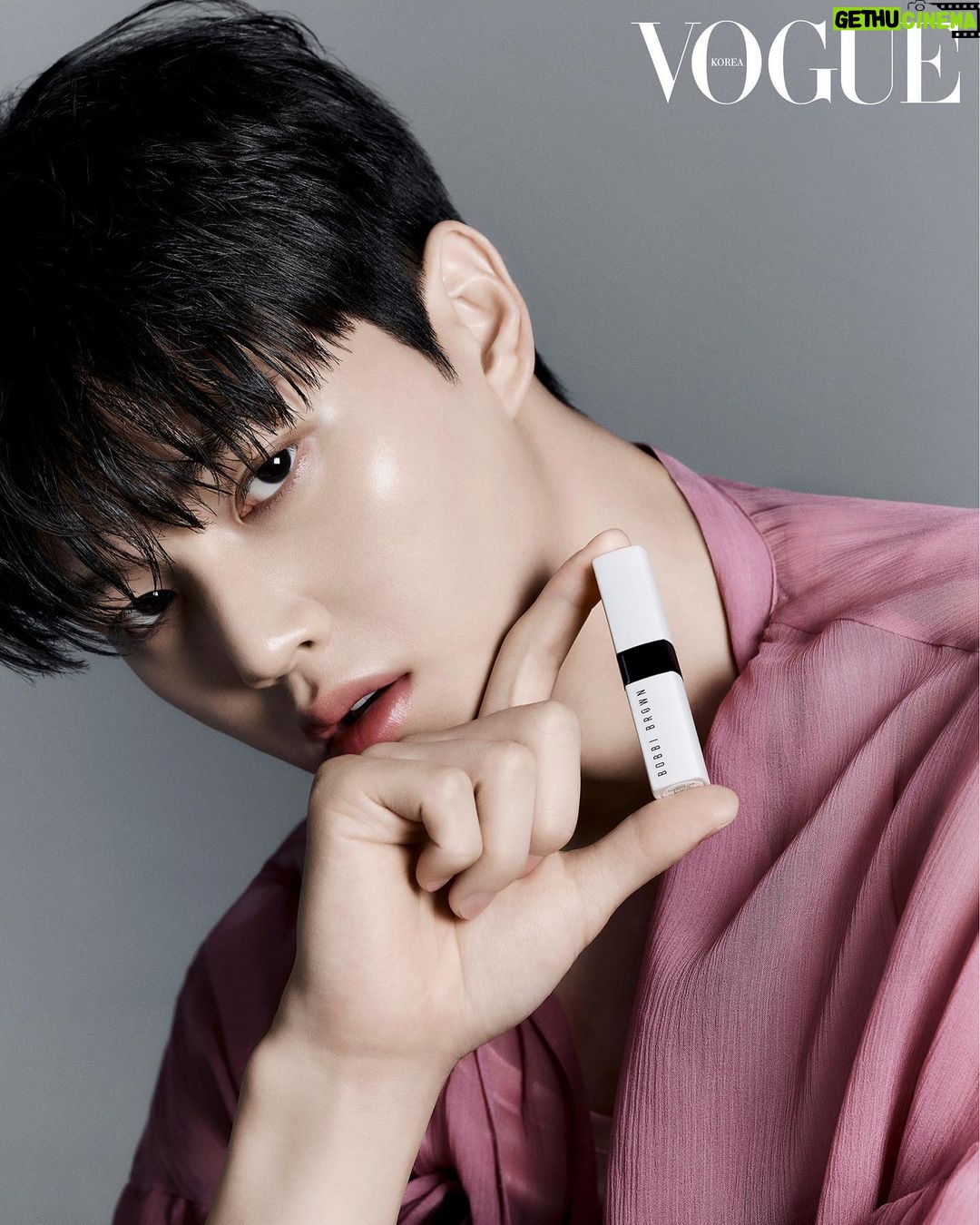Song Kang Instagram - BOBBI BROWN X송강 @voguekorea 와 함께한 뷰티 화보 #광고#세럼쿠션#럭스립스틱#엑스트라립틴트