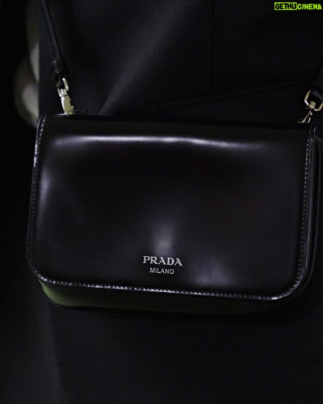 Song Kang Instagram - #prada #PradaSS24 미우치아 프라다와 라프 시몬스가 함께하는 프라다 ss24 여성복 컬렉션, 2023년 9월 21일 오후 9시 프라다 닷컴을 통해 함께 보실 수 있습니다 😀😃