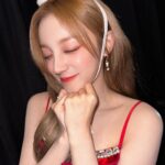 Song Yuqi Instagram - Merry Christmas 🎁 메리 크리스마스 🎄 圣诞节快乐🧑‍🎄 ❤️❤️❤️❤️❤️