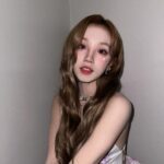 Song Yuqi Instagram - 어쩌면 나도 청순할수 있군😏 🌸🌸🌸