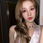 Song Yuqi Instagram - 어쩌면 나도 청순할수 있군😏 🌸🌸🌸