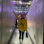 Song Yuqi Instagram - Today was really my lucky day!! Thank you for all the players that showed us such an amazing game!! Being a super fan of KingJames for more than 10years,watching him play in game in person has always been my dream.And!!! Today is really a dream come true 😭 Thank you for inspiring me through out my career.I will step up my game too! Let’s go lakers!! And …. Taco Tuesday!!!! 😛 @lakers @kingjames