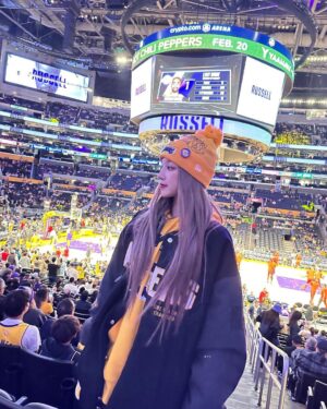Song Yuqi Instagram - Today was really my lucky day!!
Thank you for all the players that showed us such an amazing game!!
Being a super fan of KingJames for more than 10years,watching him play in game in person has always  been my dream.And!!! Today is really a dream come true 😭 Thank you for inspiring me through out my career.I will step up my game too! Let’s go lakers!!

And ….
Taco Tuesday!!!! 😛

@lakers 
@kingjames