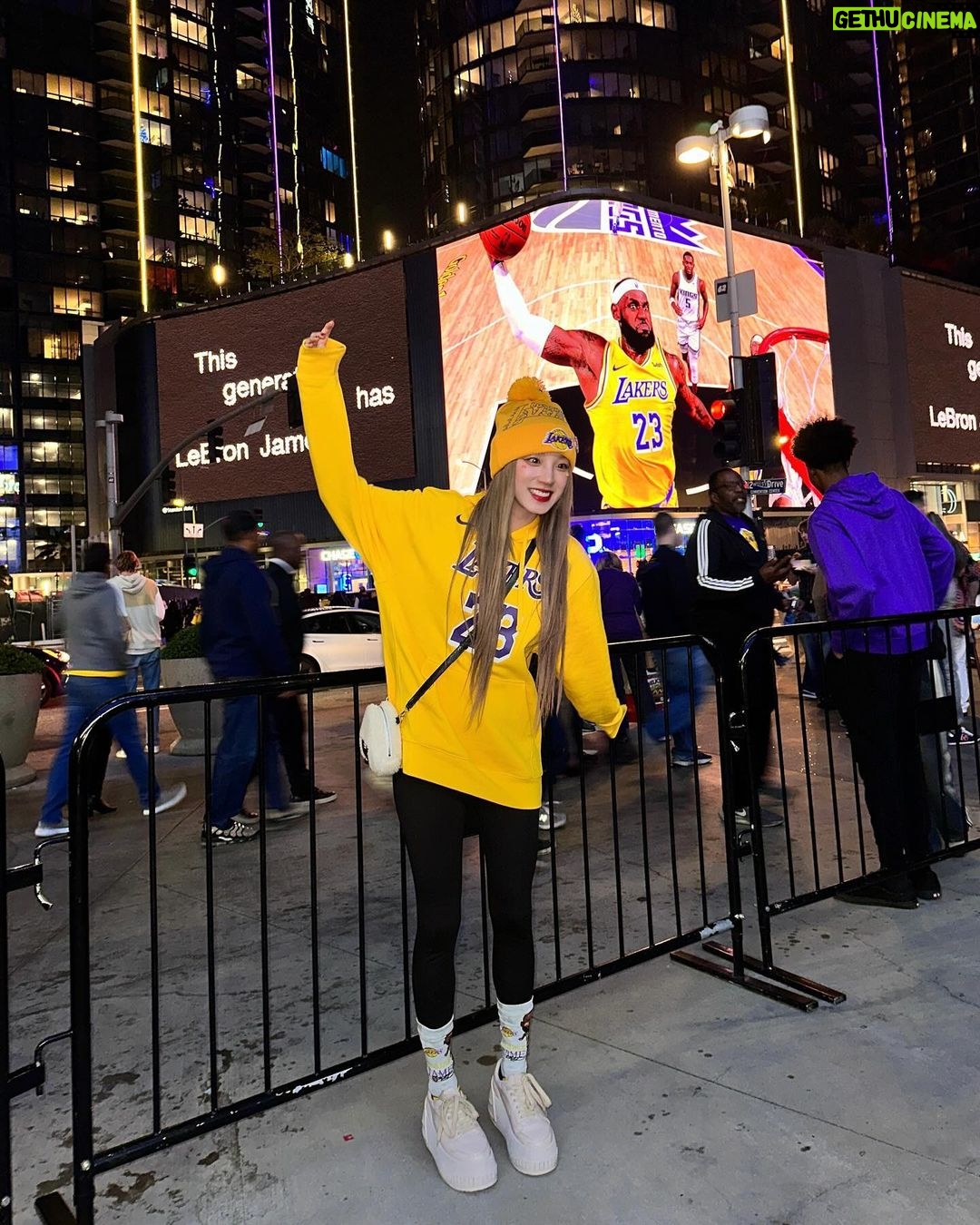 Song Yuqi - 1 Million Likes - Today was really my lucky day!!
Thank you for all the players that showed us such an amazing game!!
Being a super fan of KingJames for more than 10years,watching him play in game in person has always been my dream.And!!! Today is really a dream come true 😭 Thank you for inspiring me through out my career.I will step up my game too! Let’s go lakers!!
And ….
Taco Tuesday!!!! 😛
@lakers
@kingjames