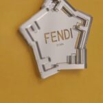 Song Yuqi Instagram - Christmas is coming❤️ 圣诞节快来喽🥰 크리스마스가 다가 온다용🎄 #FendiGifts @fendi