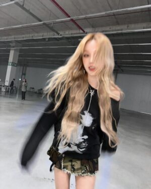 Song Yuqi Instagram - I want that ❤️‍🔥