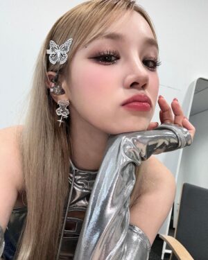 Song Yuqi Instagram - HBD to the super star🤔️